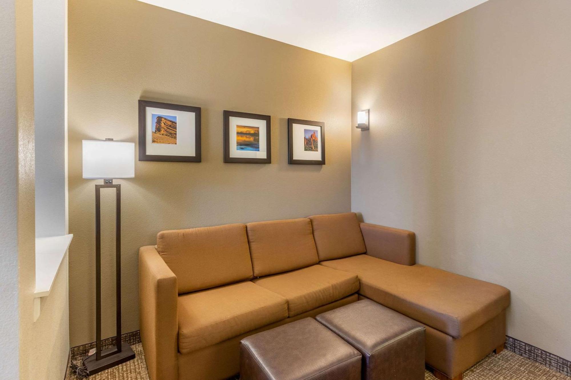 Comfort Suites Near Denver Downtown Экстерьер фото