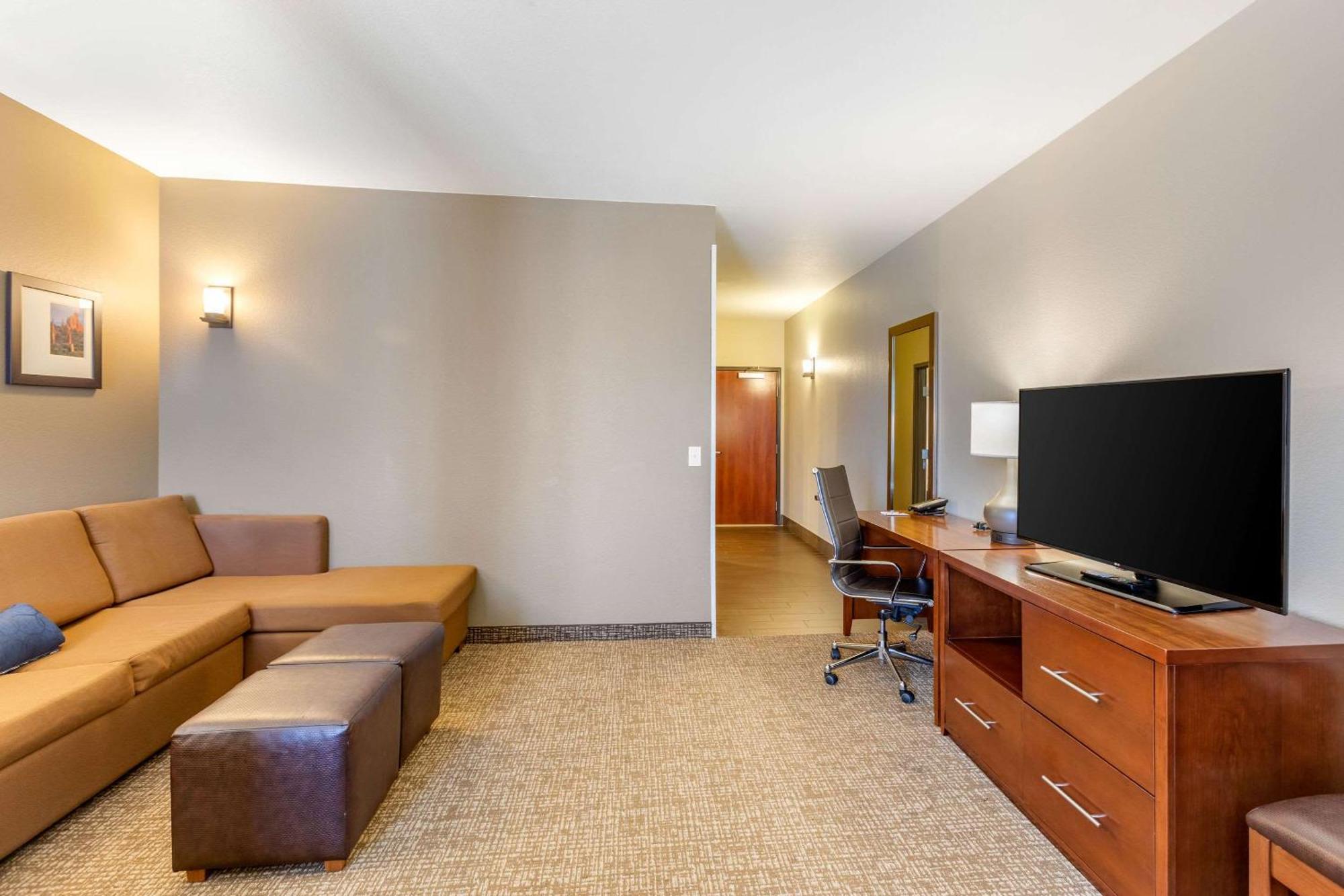 Comfort Suites Near Denver Downtown Экстерьер фото