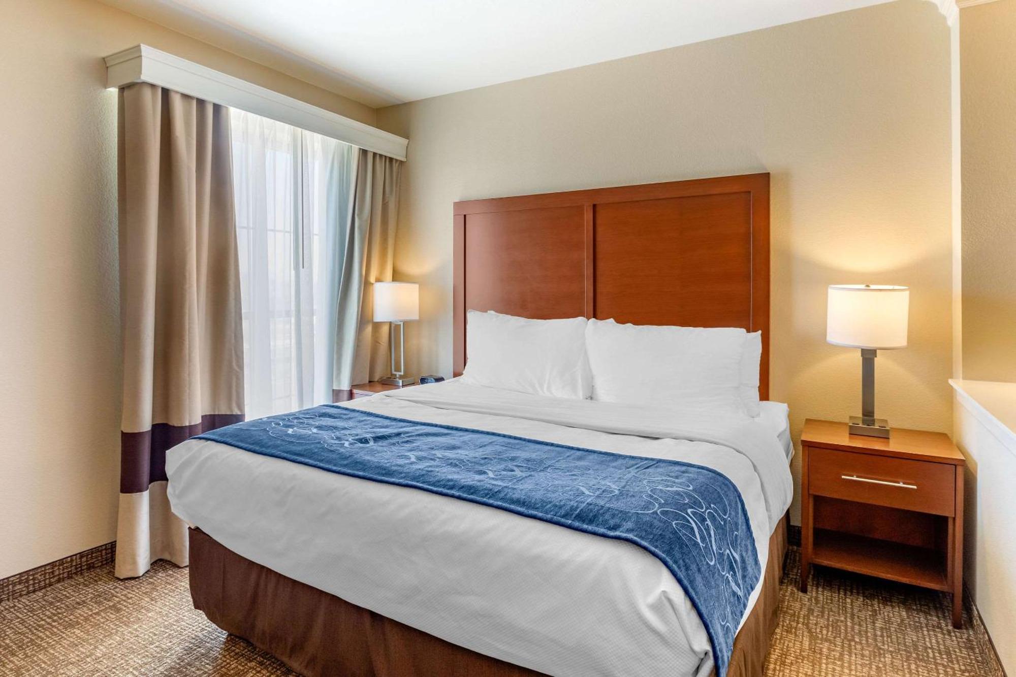 Comfort Suites Near Denver Downtown Экстерьер фото