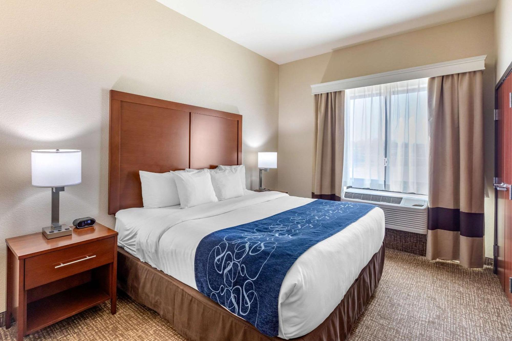 Comfort Suites Near Denver Downtown Экстерьер фото