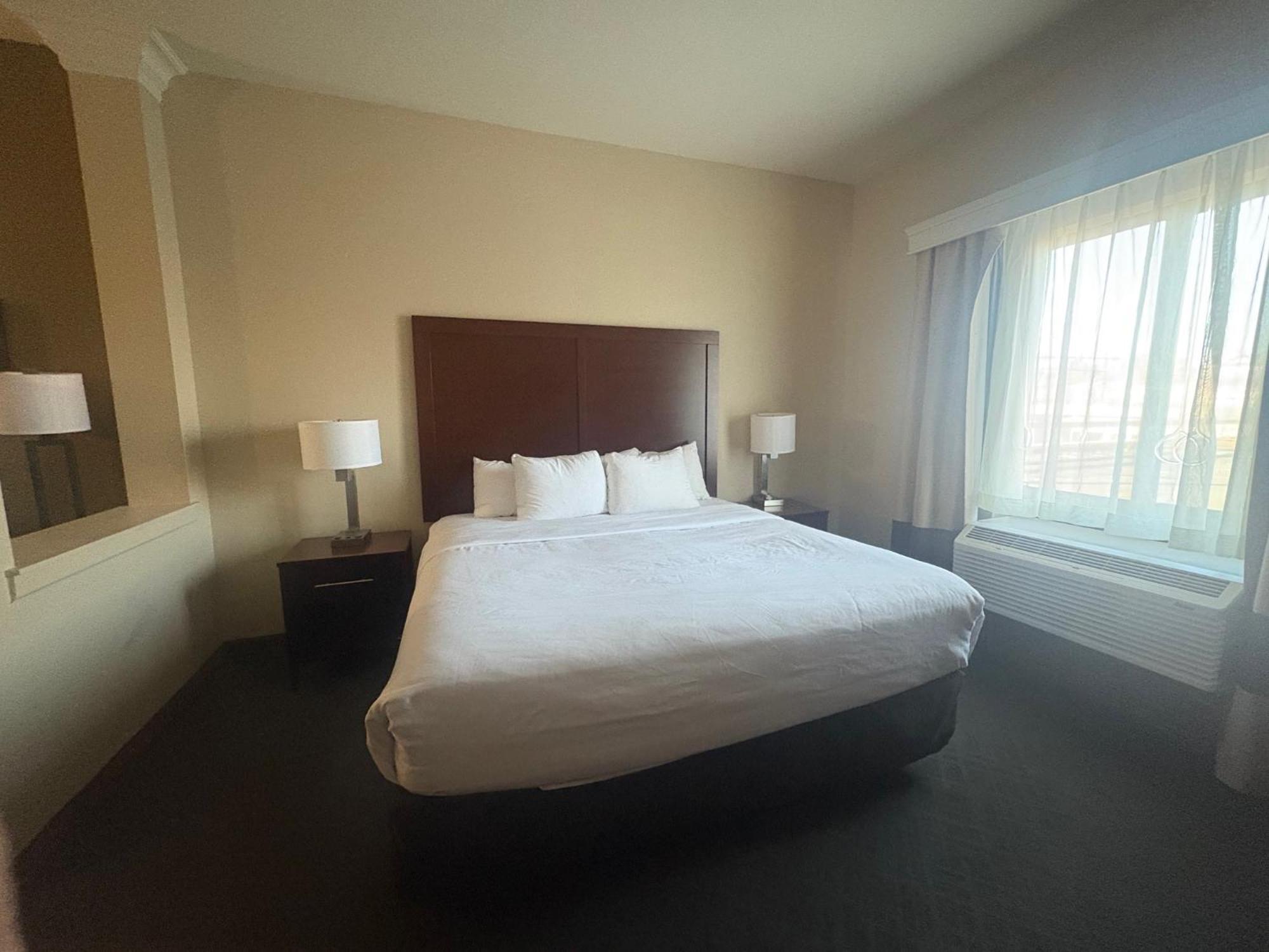 Comfort Suites Near Denver Downtown Экстерьер фото